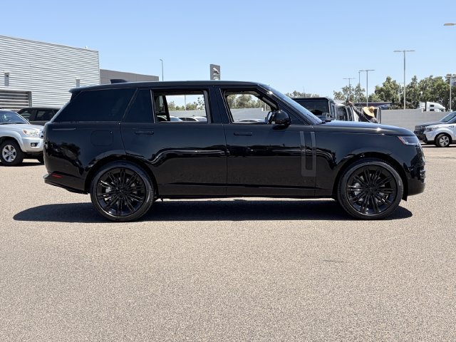 New 2026 Land Rover Range Rover Long Wheelbase SE AWD/4WD image 17