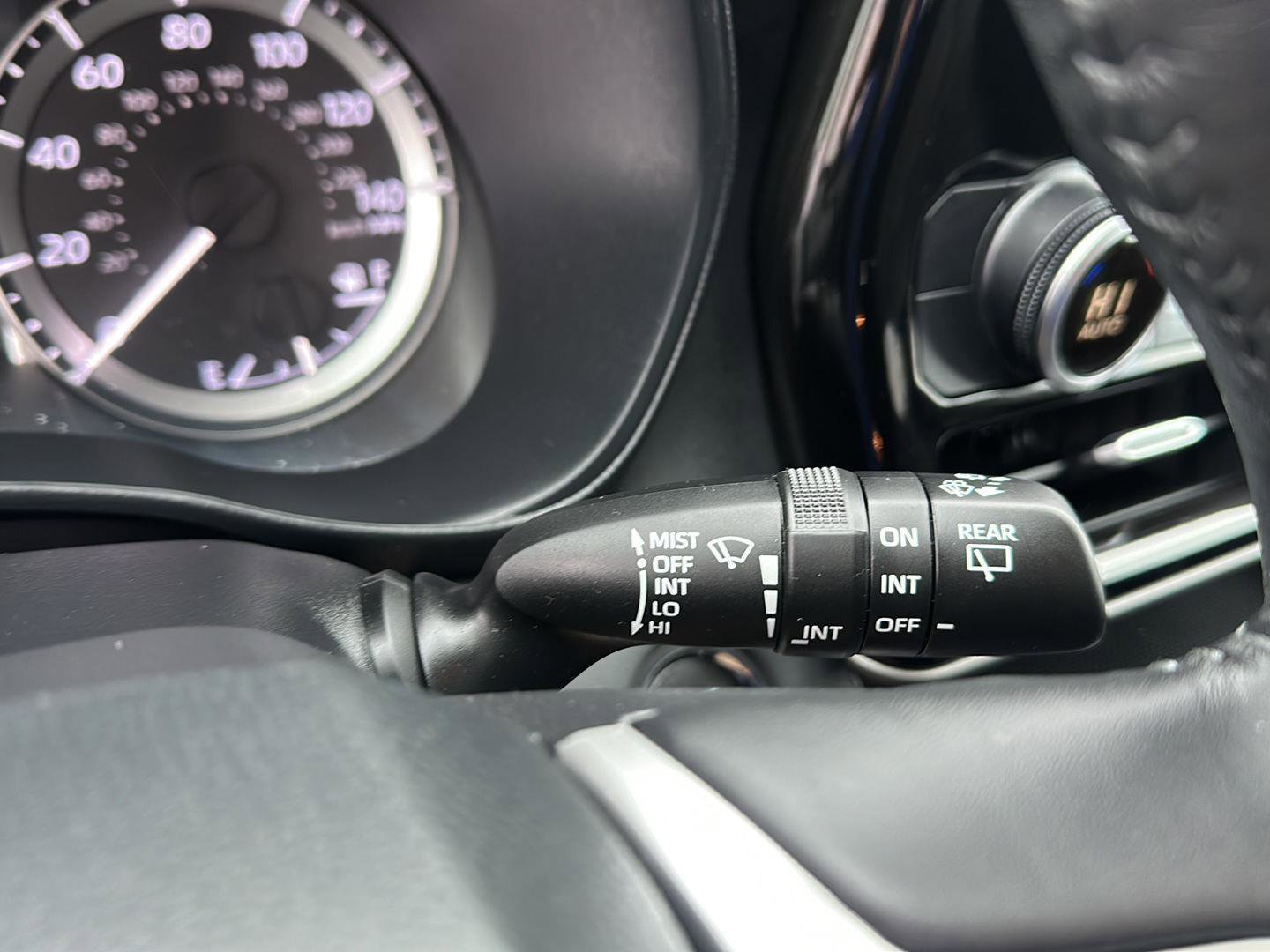 Used 2023 Toyota Highlander LE image 31