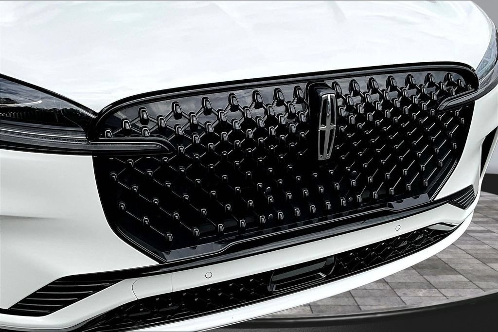 Used 2025 Lincoln Aviator Black Label w/ Jet Appearance Package AWD/4WD image 32