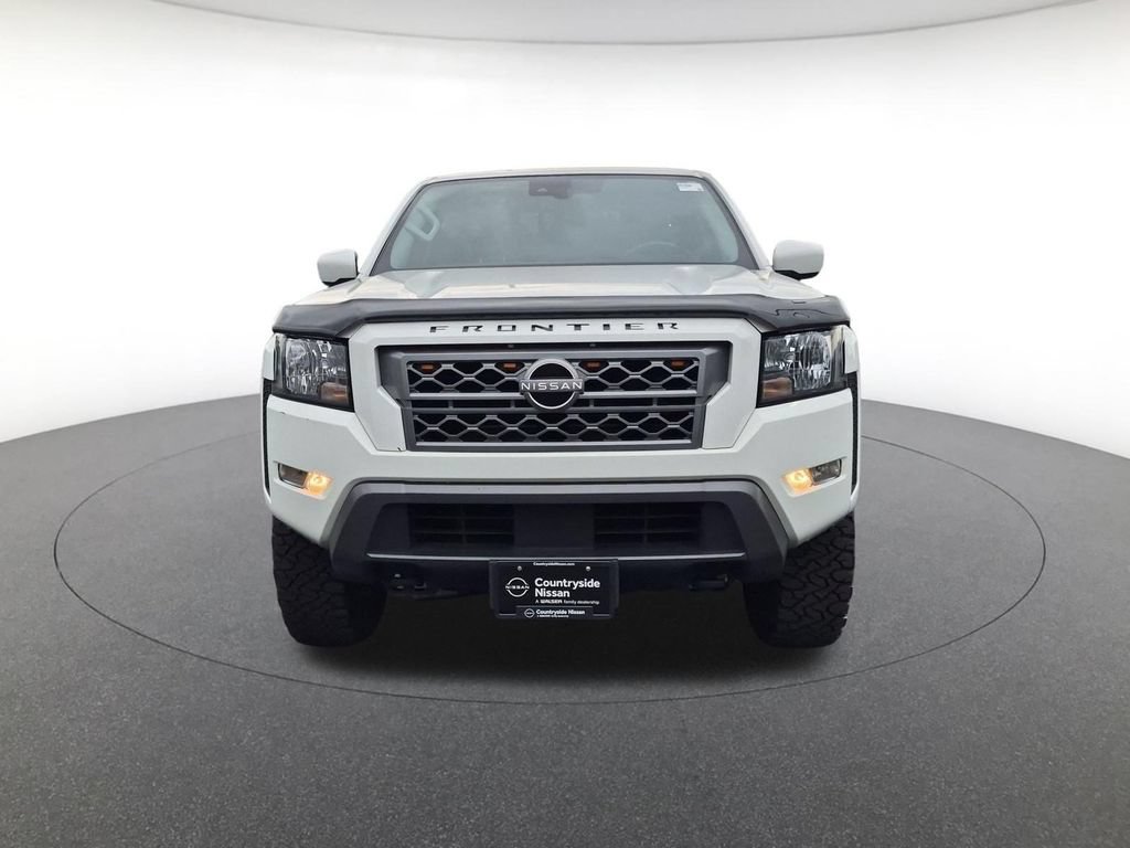 Used 2022 Nissan Frontier SV AWD/4WD image 2