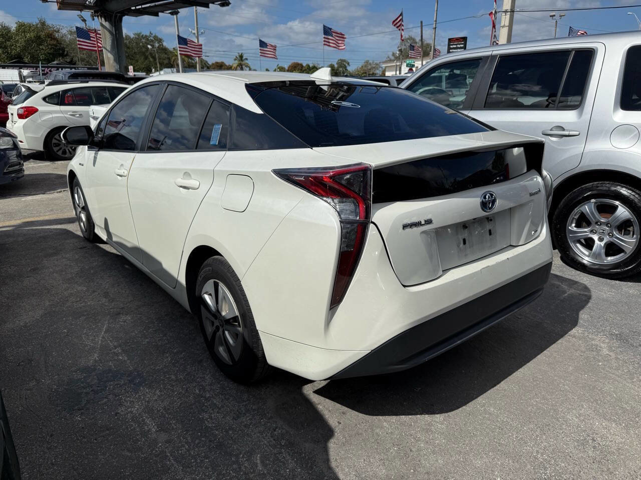 Used 2016 Toyota Prius Two FWD image 4