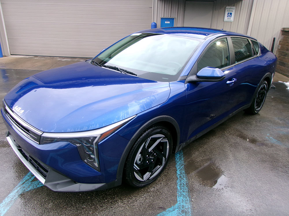 Used 2025 Kia K4 EX FWD image 1