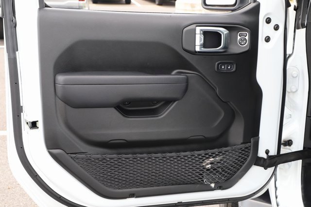 Used 2024 Jeep Gladiator Sport image 16