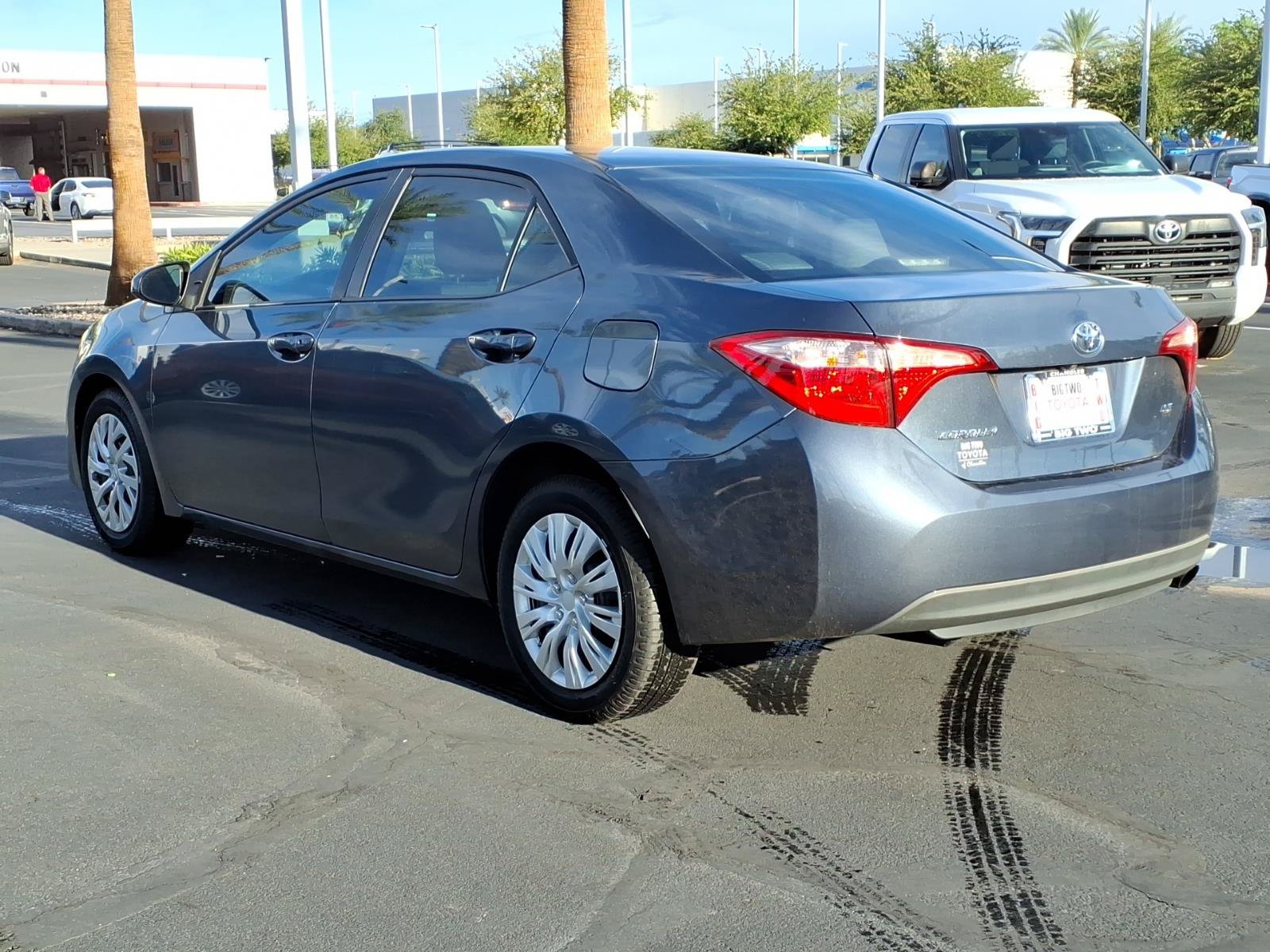 Used 2018 Toyota Corolla LE w/ Carpet Mat Package (TMS) FWD image 6