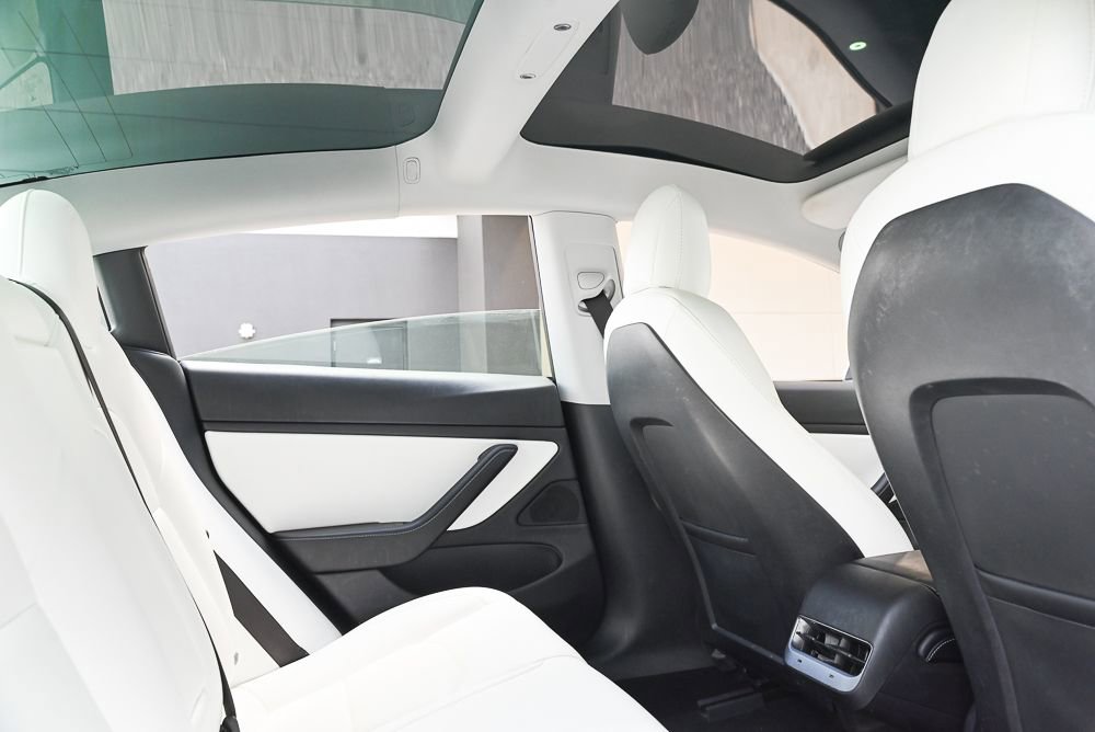 Used 2022 Tesla Model 3 Standard Range image 16