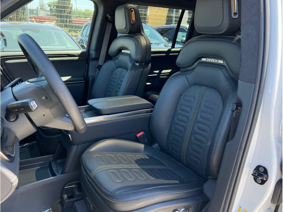 Used 2024 Rivian R1S Adventure AWD/4WD image 9