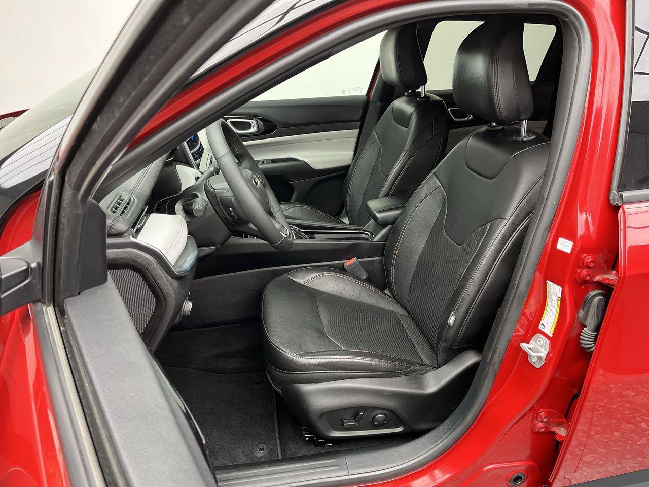 Used 2023 Jeep Compass Limited AWD/4WD image 8