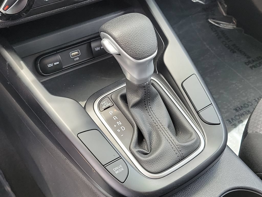 Used 2025 Kia Soul LX w/ LX Technology Package FWD image 25