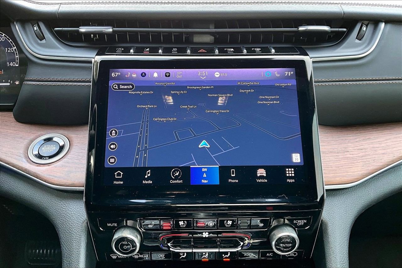 Certified 2022 Jeep Grand Cherokee Summit w/ Adv Protech Group IV image 13