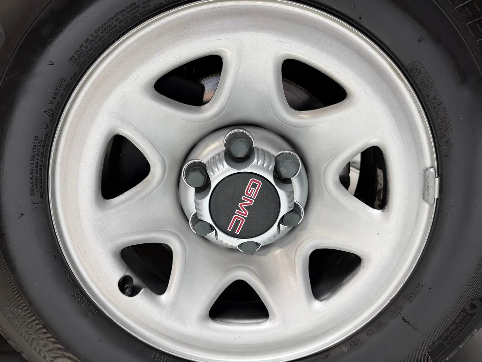 Used 2017 GMC Sierra 1500 2WD Regular Cab image 8