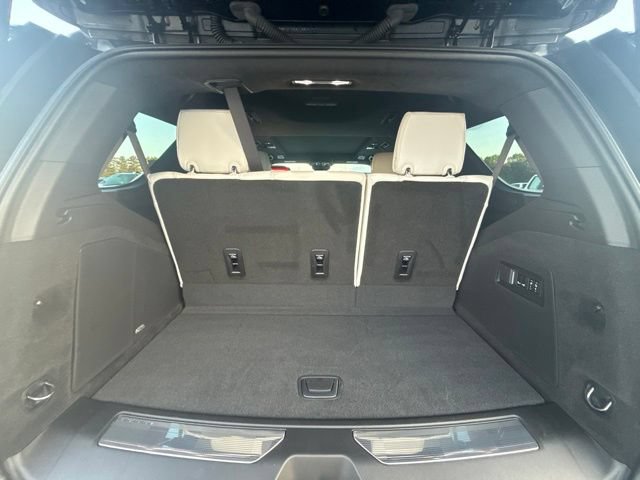 Used 2026 Cadillac Escalade Platinum Sport w/ LPO, ONYX Package AWD/4WD image 11
