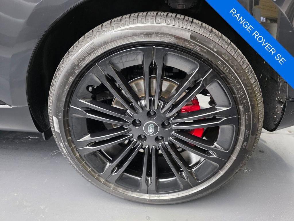 Used 2025 Land Rover Range Rover SE AWD/4WD image 18