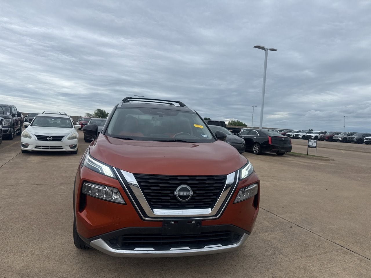Certified 2023 Nissan Rogue Platinum w/ Platinum Premium Package FWD image 3