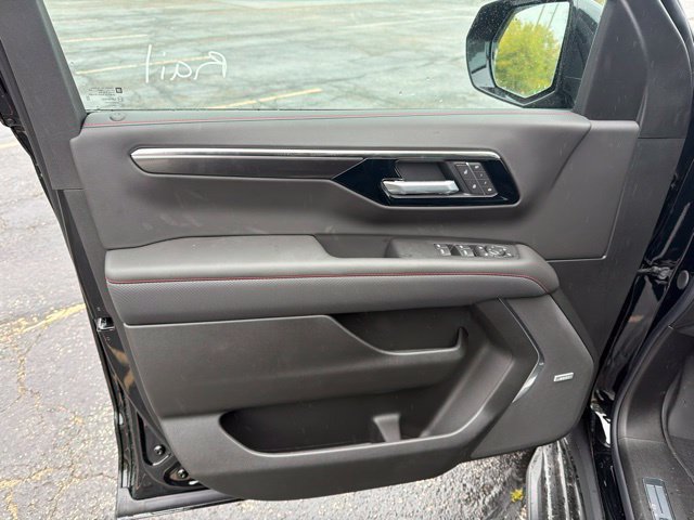 New 2026 Chevrolet Suburban RST w/ RST Capability Package AWD/4WD image 10