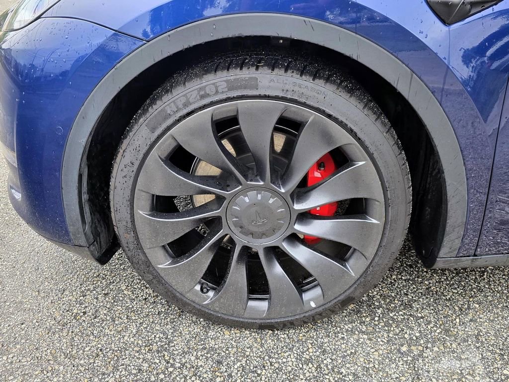 Used 2022 Tesla Model Y Performance image 8