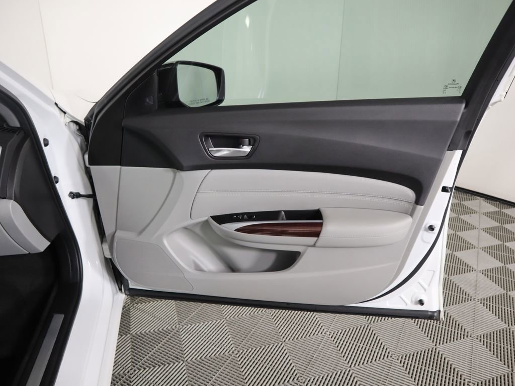 Used 2015 Acura TLX w/ Technology Package image 25