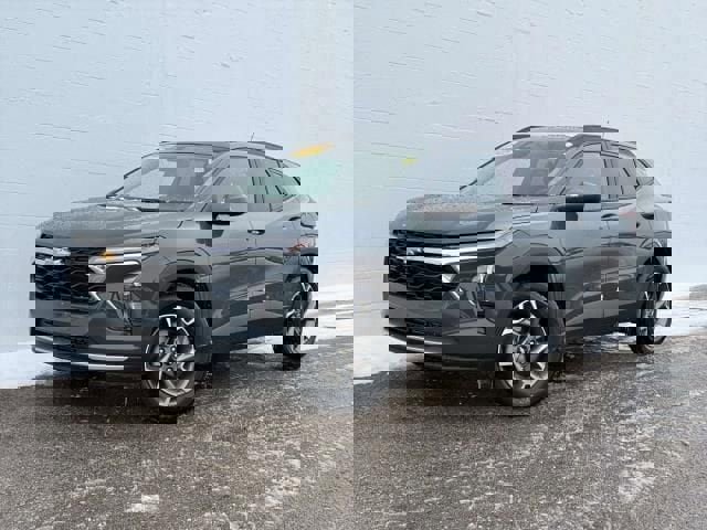 Used 2025 Chevrolet Trax LT