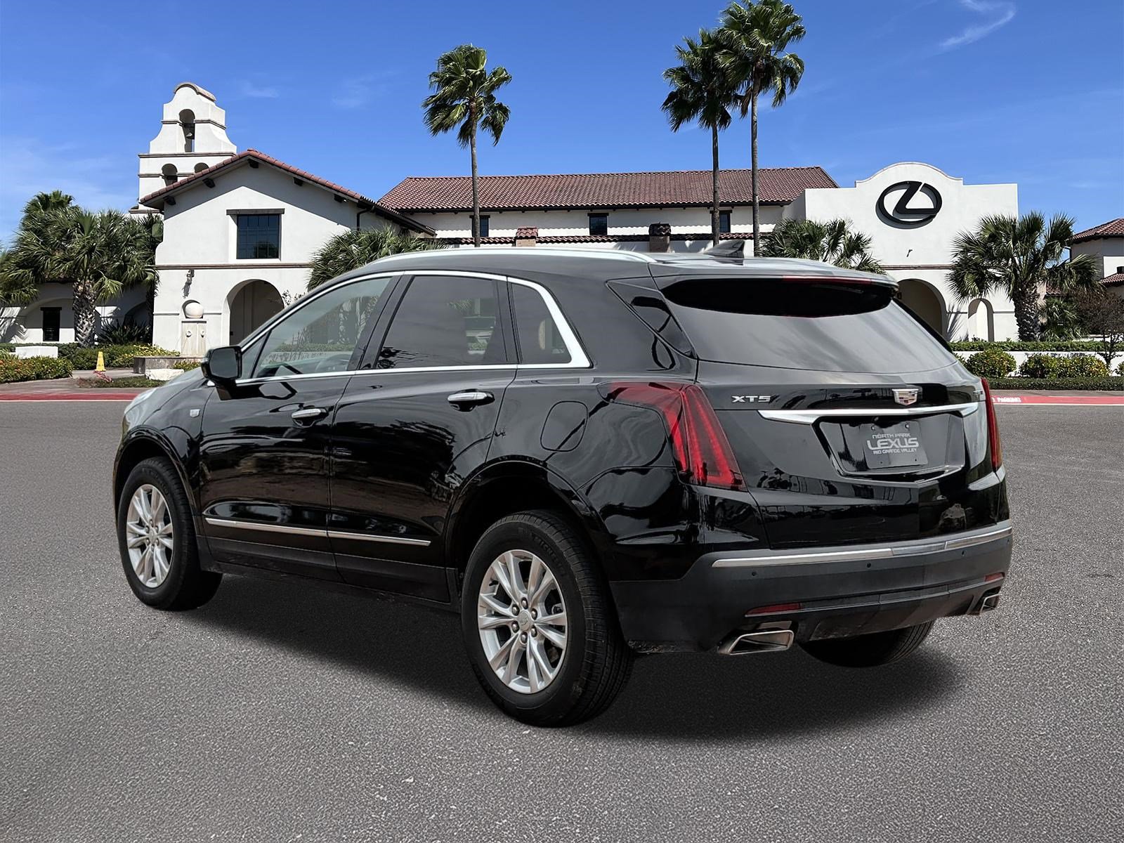 Used 2024 Cadillac XT5 Luxury w/ LPO, Floor Liner Package FWD image 4