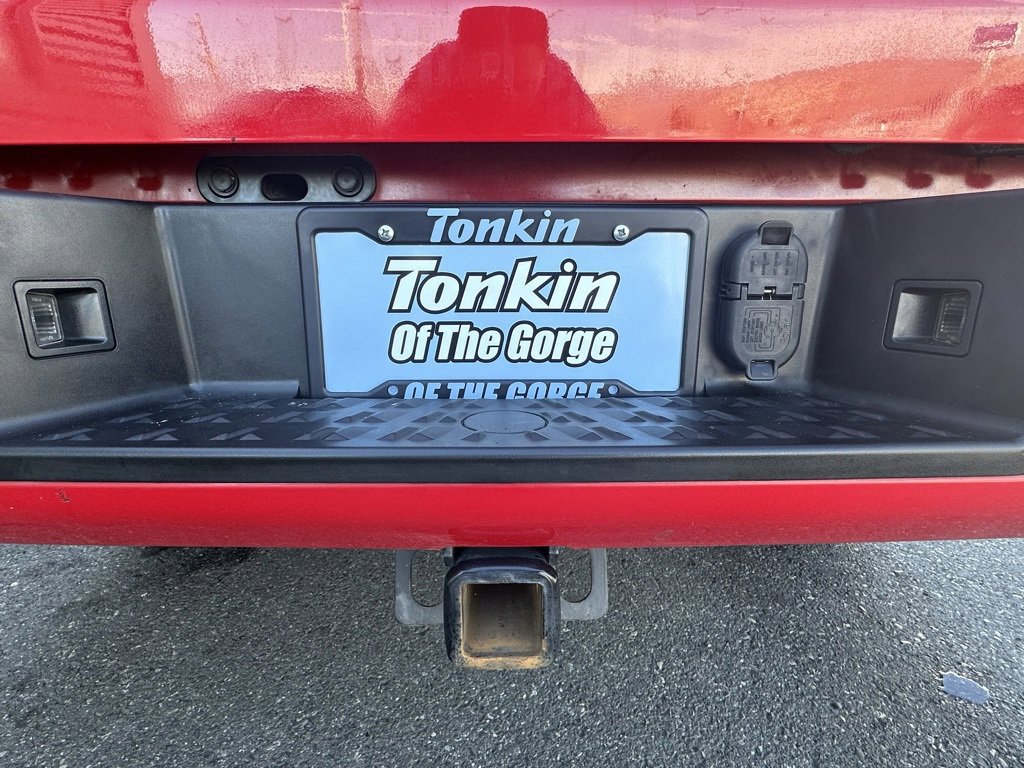 Used 2021 Nissan Titan SV w/ SV Convenience Package image 28