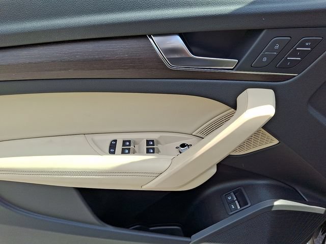 Certified 2023 Audi Q5 e Premium Plus w/ Premium Plus Package AWD/4WD image 12