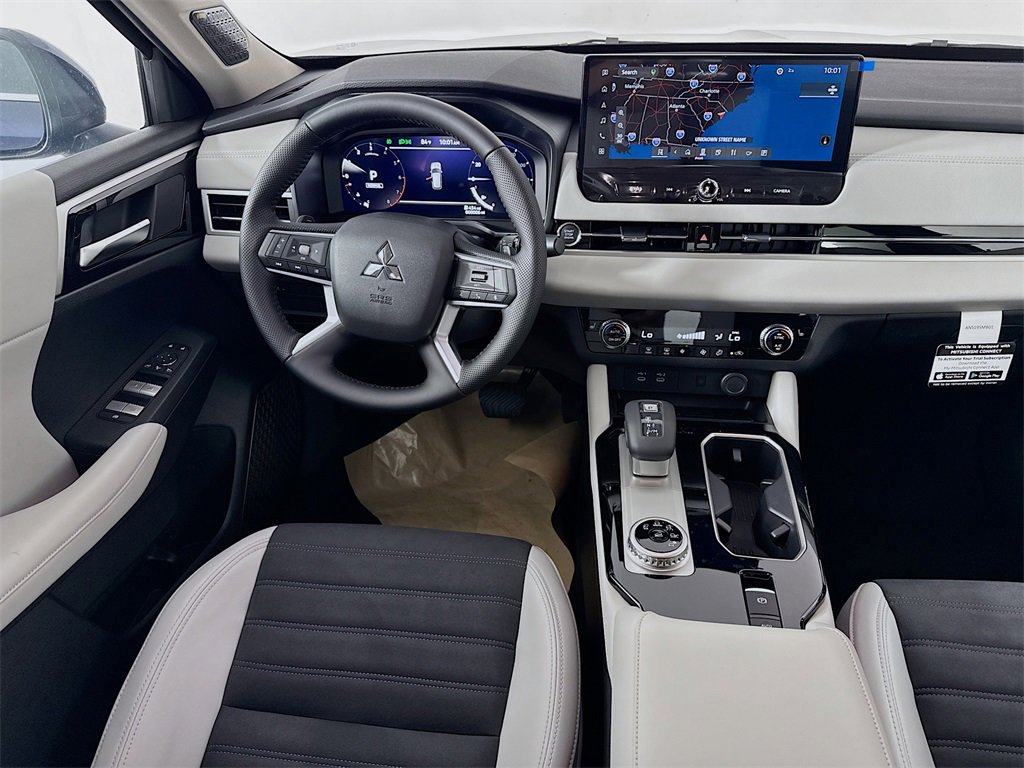 New 2025 Mitsubishi Outlander SE image 24