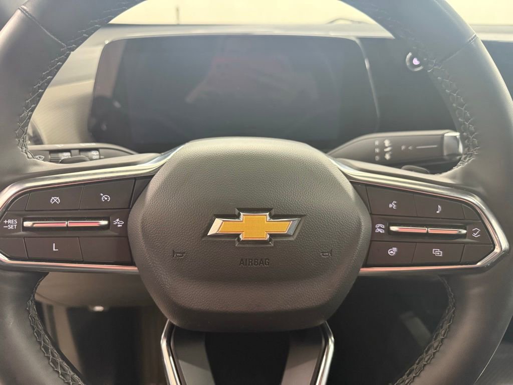 Used 2025 Chevrolet Equinox LT w/ Convenience Package II image 11