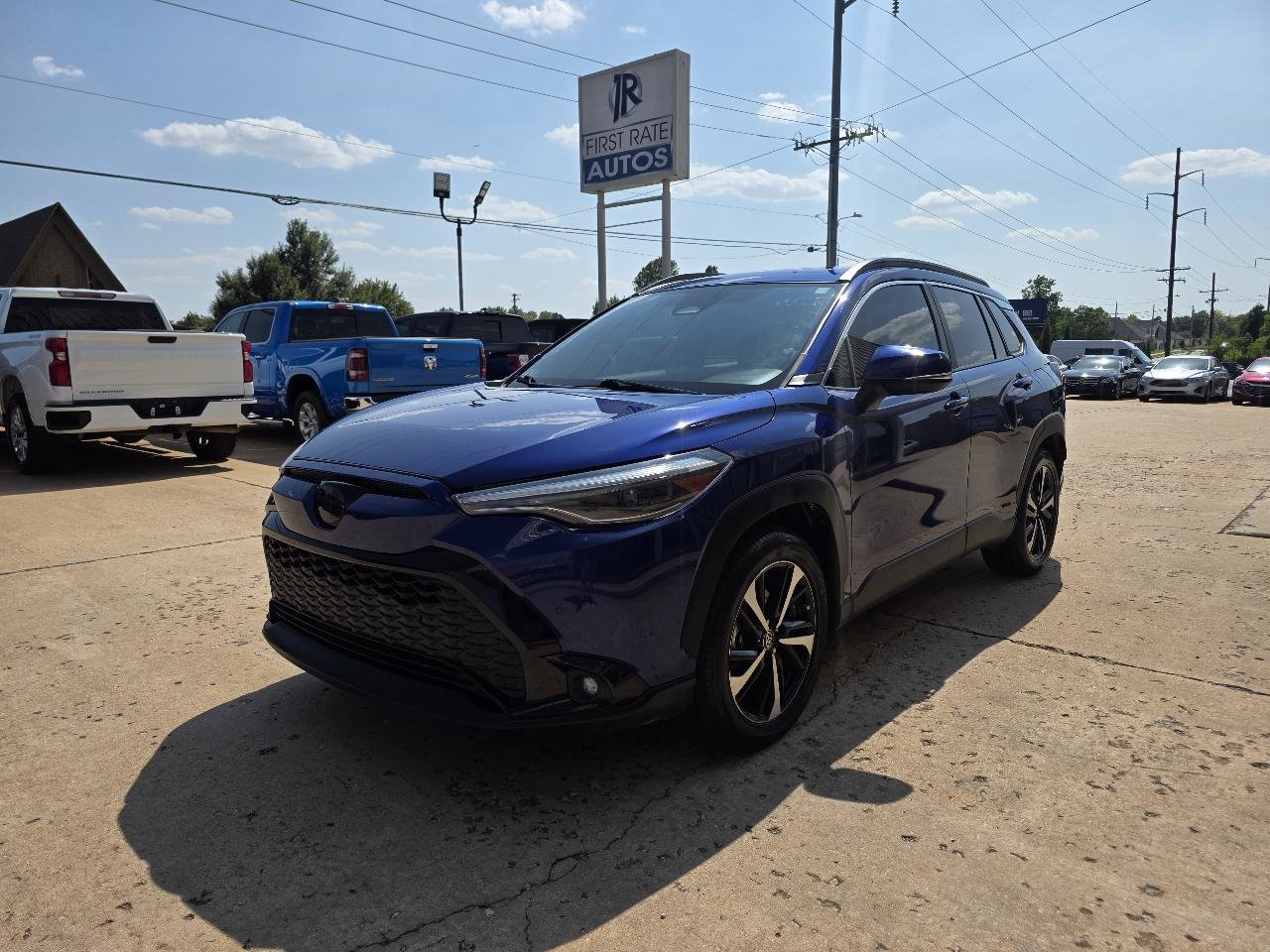 Used 2023 Toyota Corolla Cross AWD Hybrid w/ Convenience Package image 3