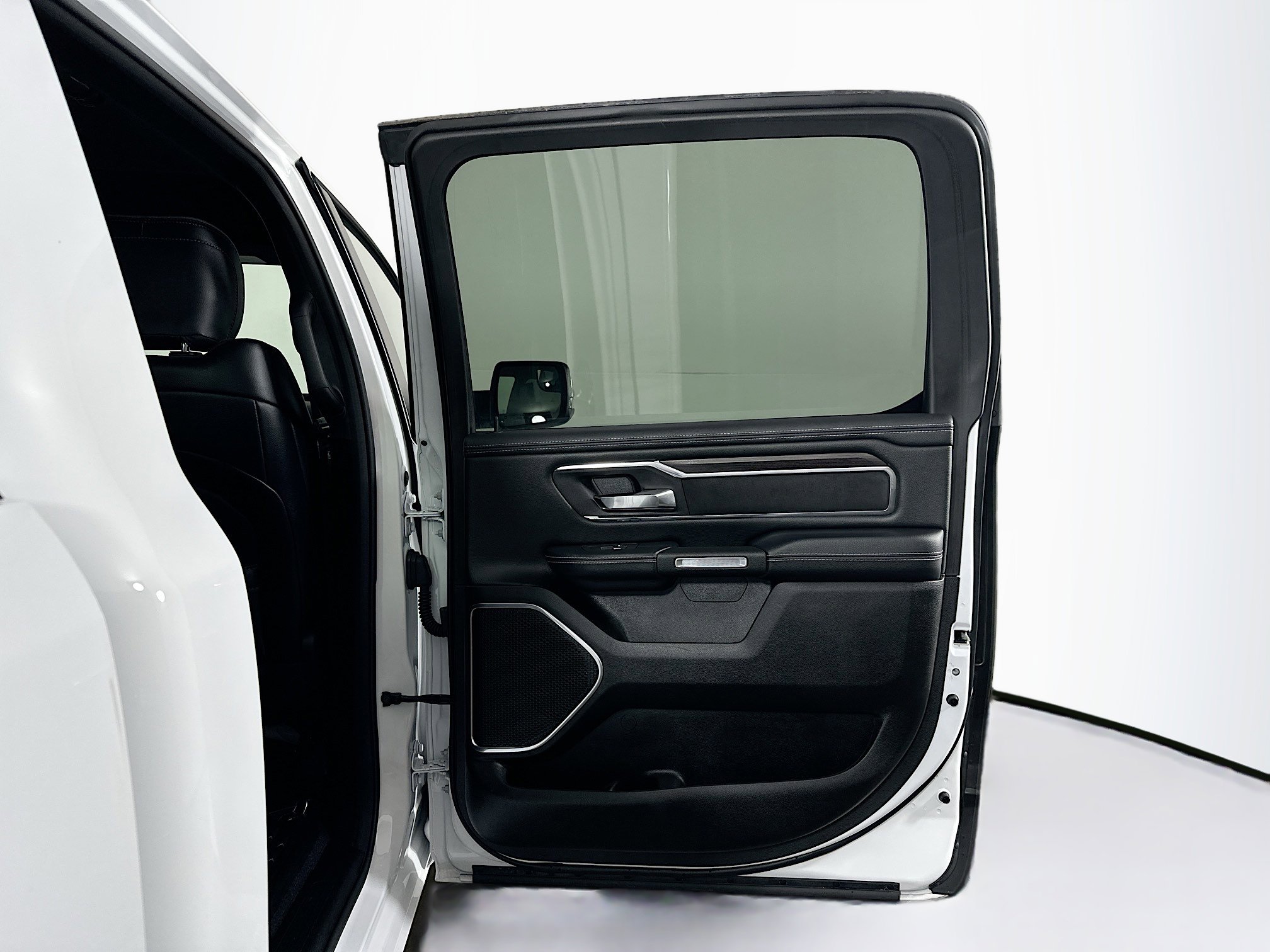 Used 2025 RAM 1500 Laramie image 30