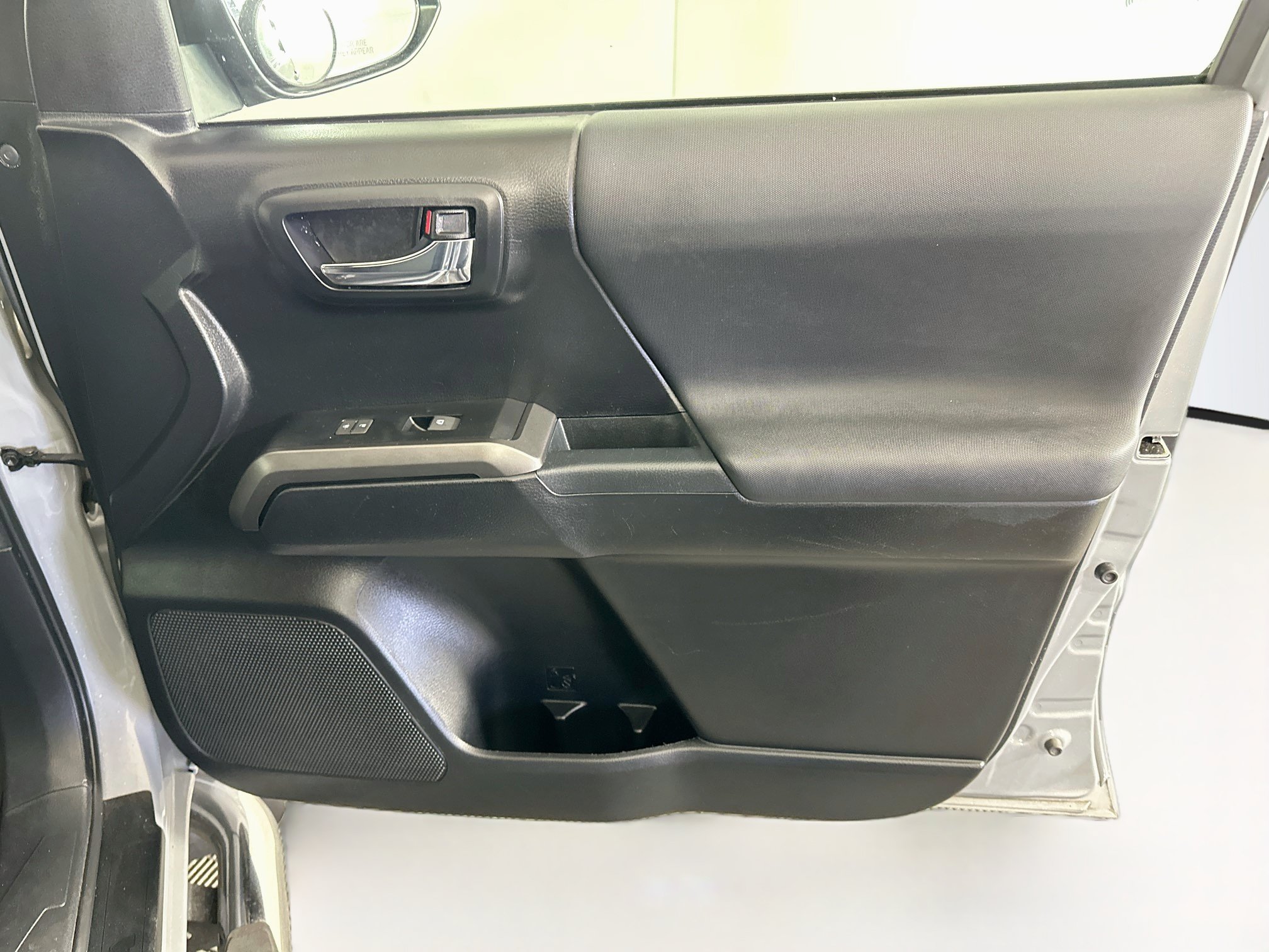 Used 2021 Toyota Tacoma TRD Sport w/ Technology Package RWD image 31