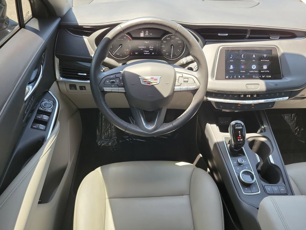 Used 2021 Cadillac XT4 Premium Luxury w/ Enhanced Visibility Package FWD image 16