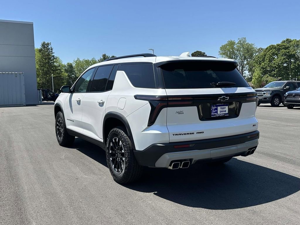 Used 2024 Chevrolet Traverse Z71 AWD/4WD image 25