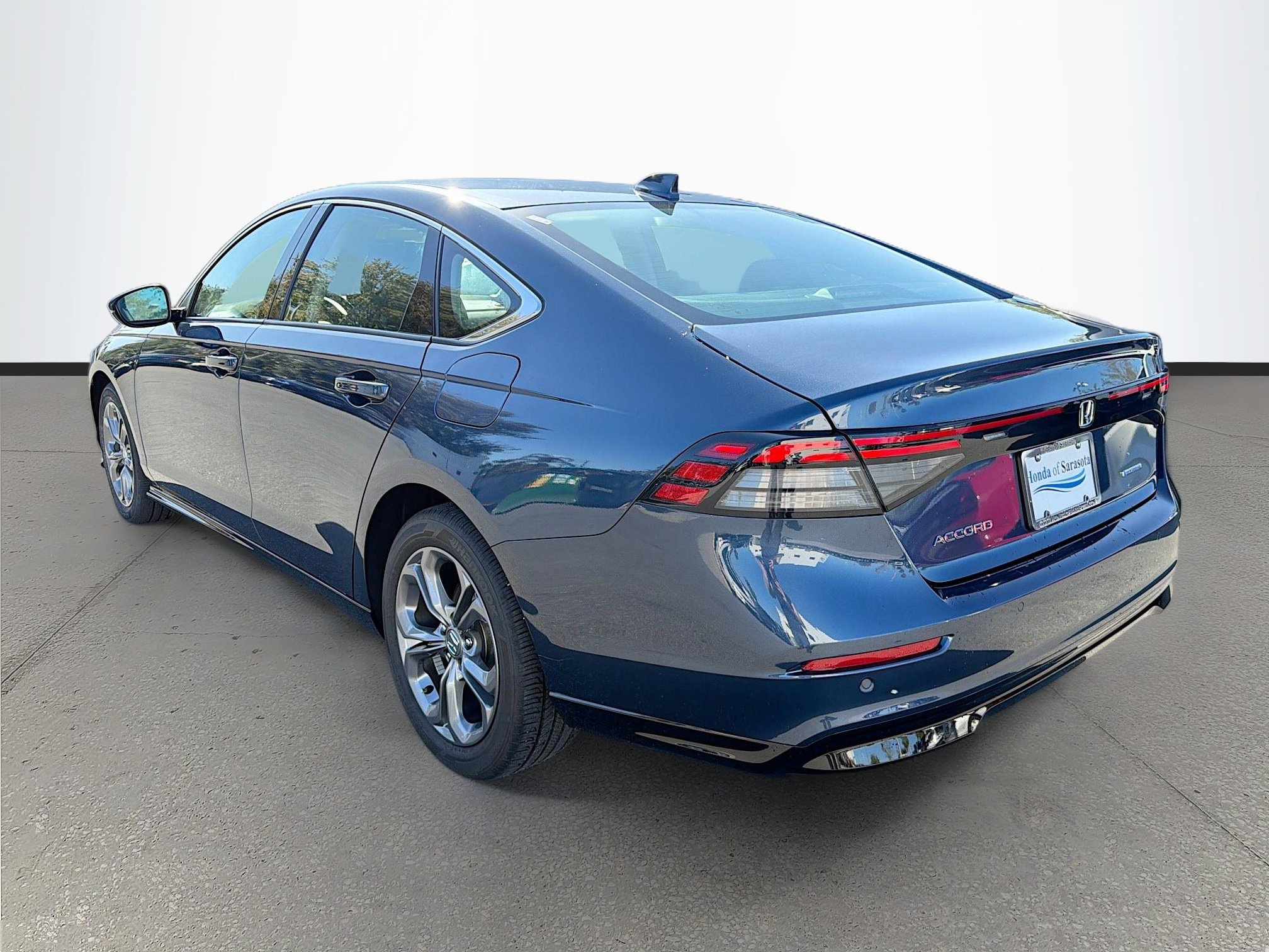 Used 2023 Honda Accord EX-L image 6