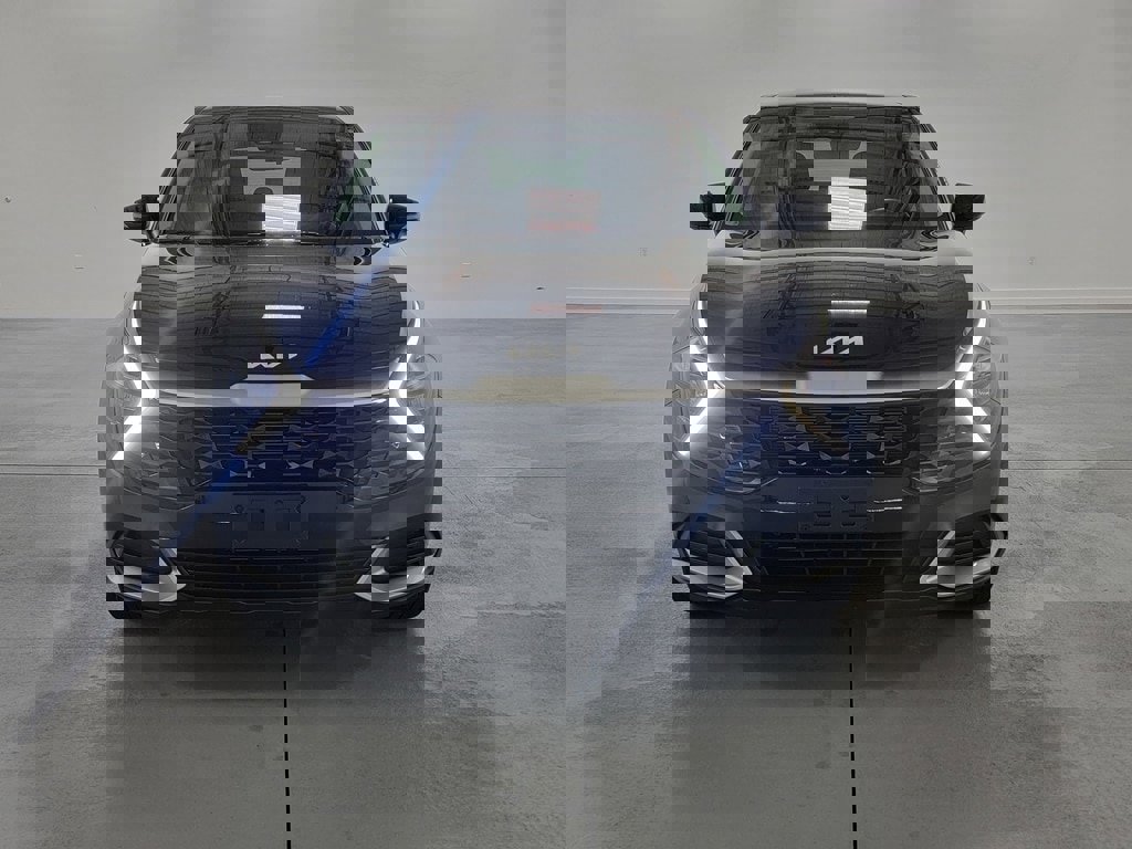 Used 2023 Kia Sportage EX image 3