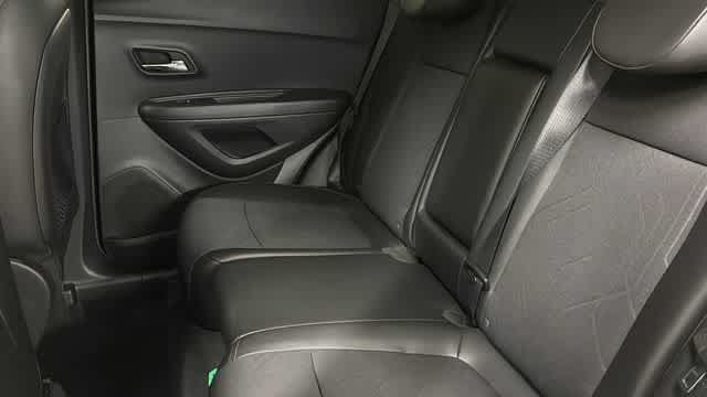 Used 2018 Chevrolet Trax LT w/ LT Convenience Package AWD/4WD image 28