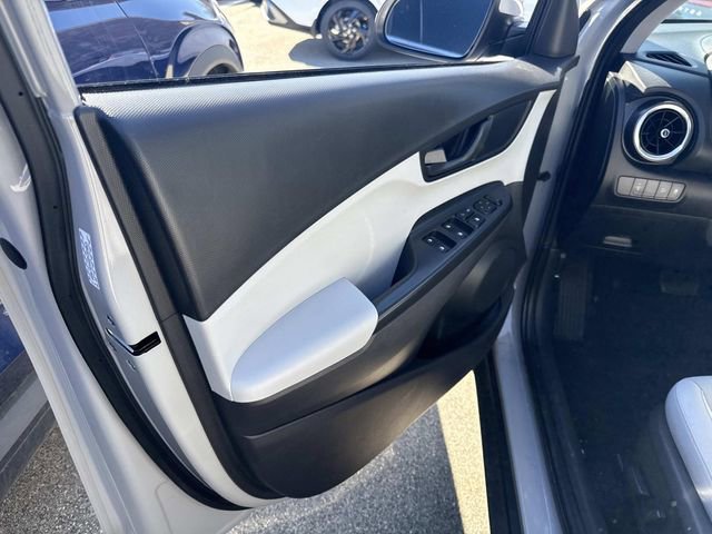 Used 2023 Hyundai Kona SEL w/ Cargo Package image 18