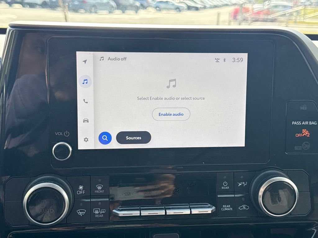 Used 2023 Toyota Highlander LE AWD/4WD image 24