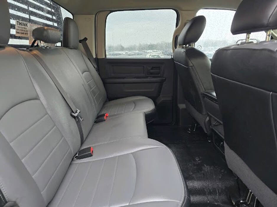 Used 2022 RAM 1500 Tradesman w/ Chrome Appearance Group image 15