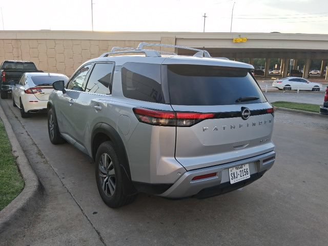 Used 2022 Nissan Pathfinder SL AWD/4WD image 3