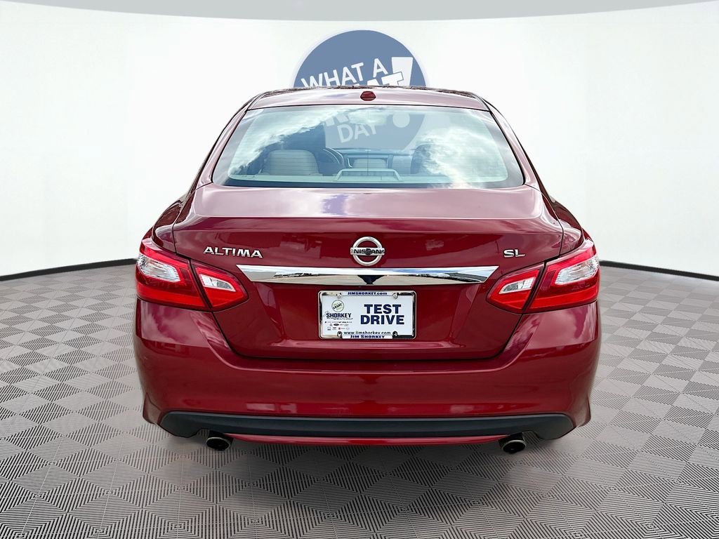 Used 2017 Nissan Altima 2.5 SL w/ Moonroof Package image 7
