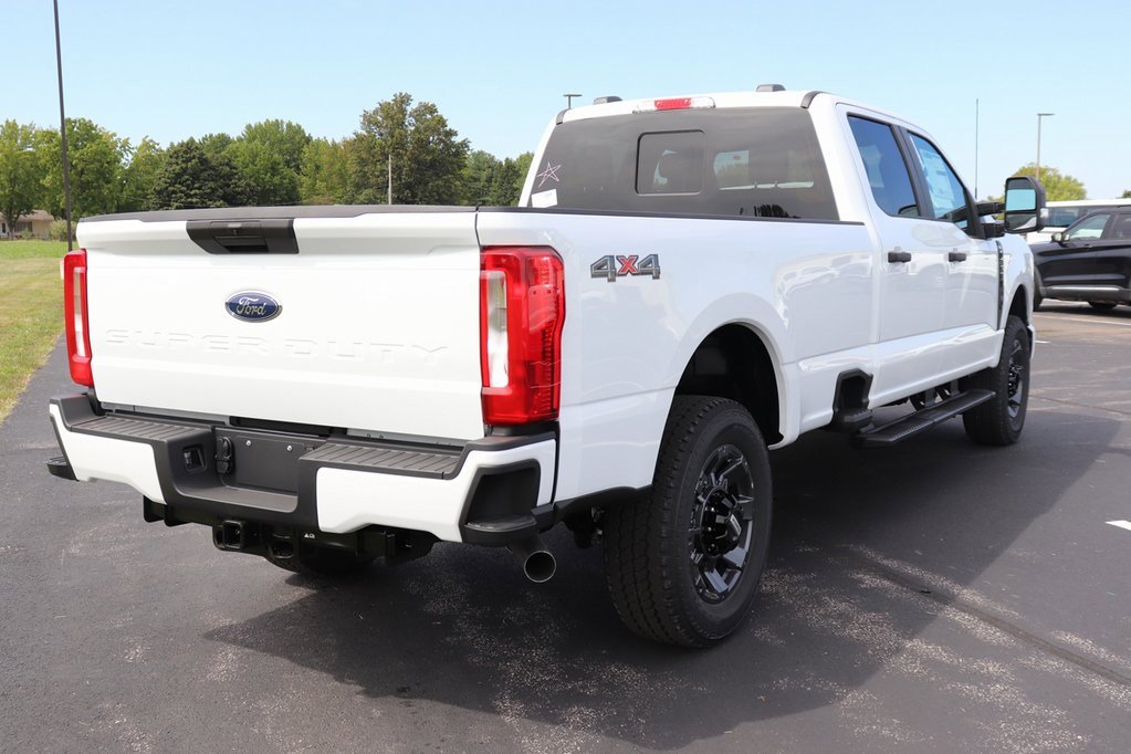 New 2026 Ford F350 4x4 Crew Cab Super Duty image 16