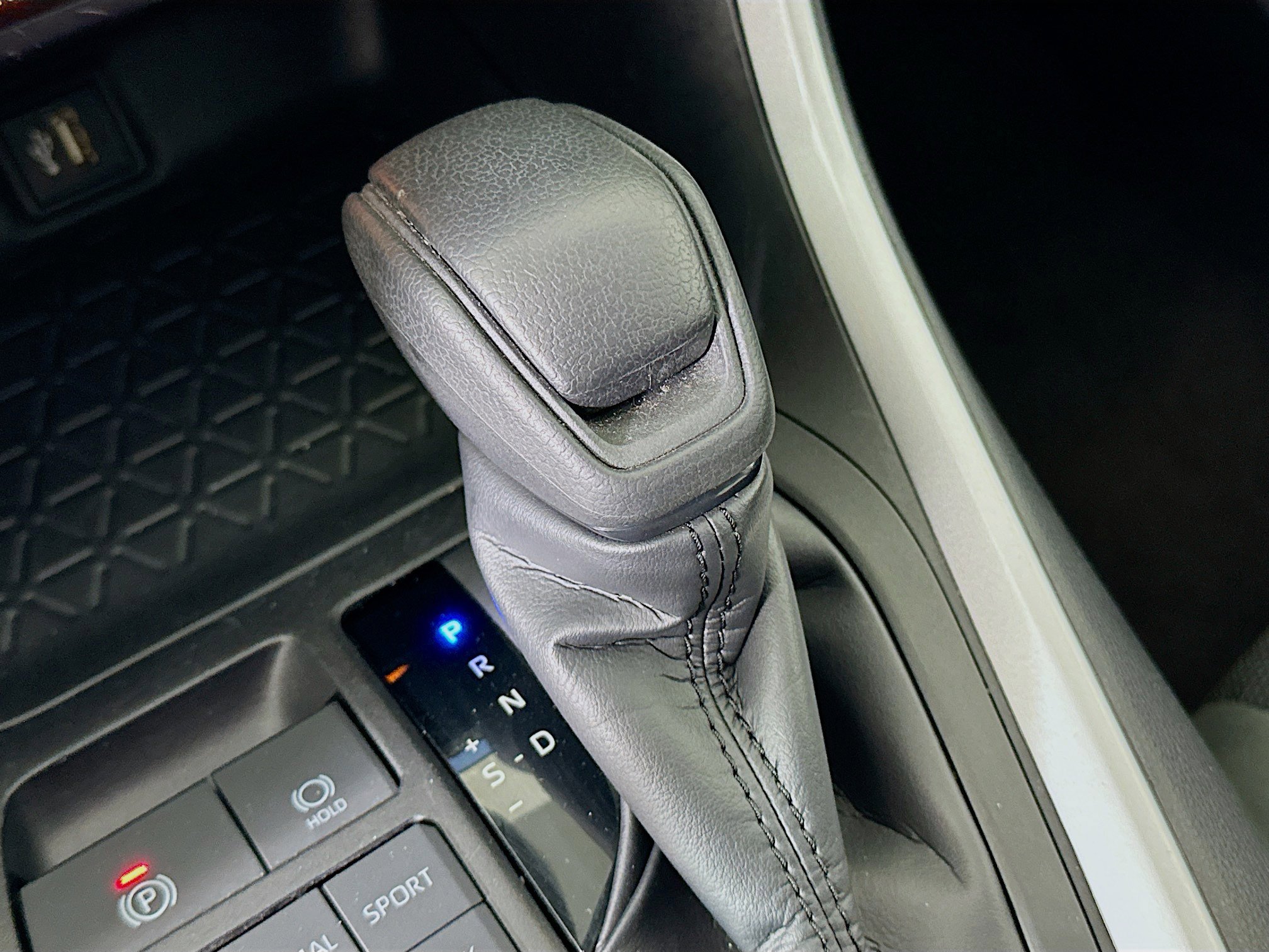 Used 2024 Toyota RAV4 LE image 23