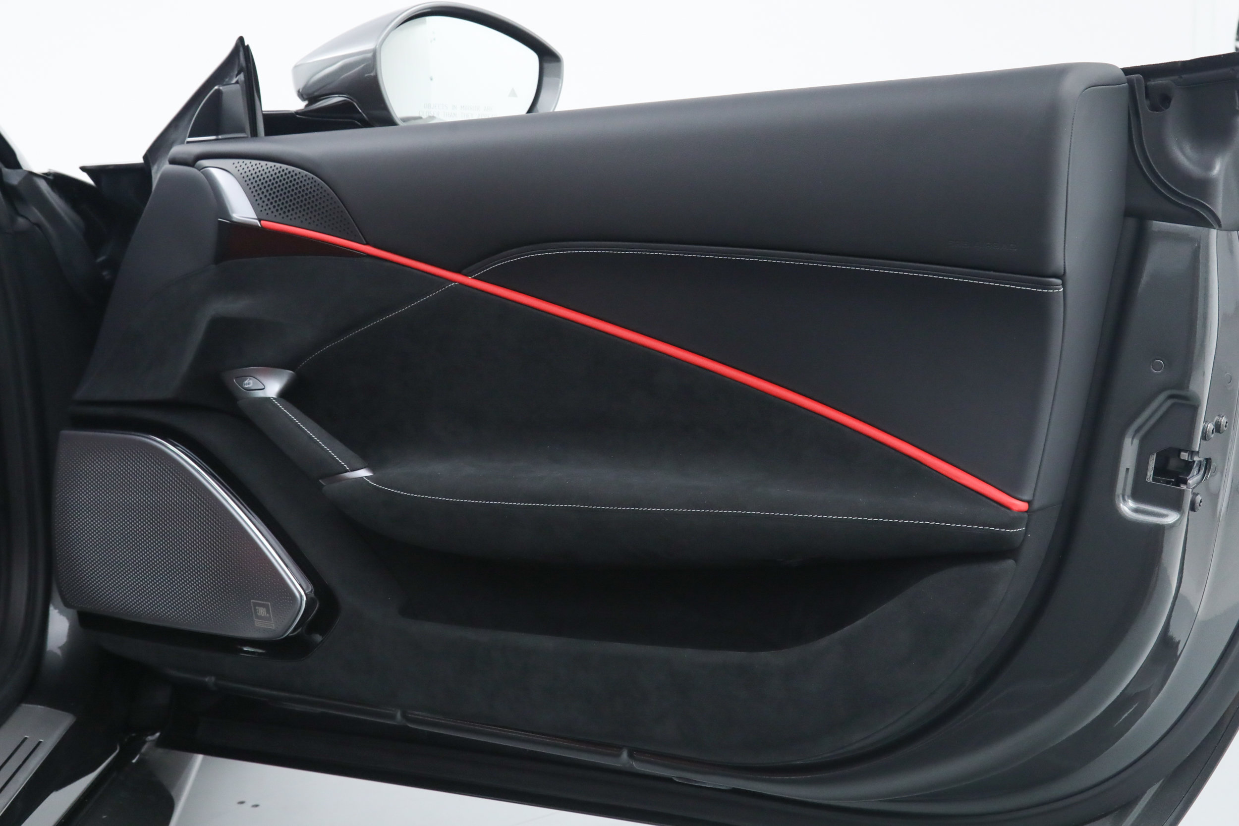 Certified 2025 Ferrari Roma Spider RWD image 28
