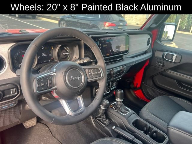Used 2025 Jeep Wrangler Unlimited Sahara AWD/4WD image 15