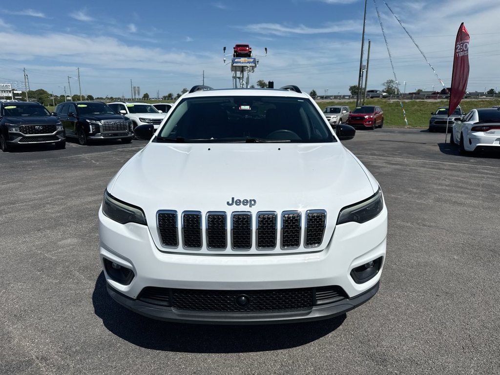 Used 2022 Jeep Cherokee Latitude Lux w/ Sun & Sound Group AWD/4WD image 16
