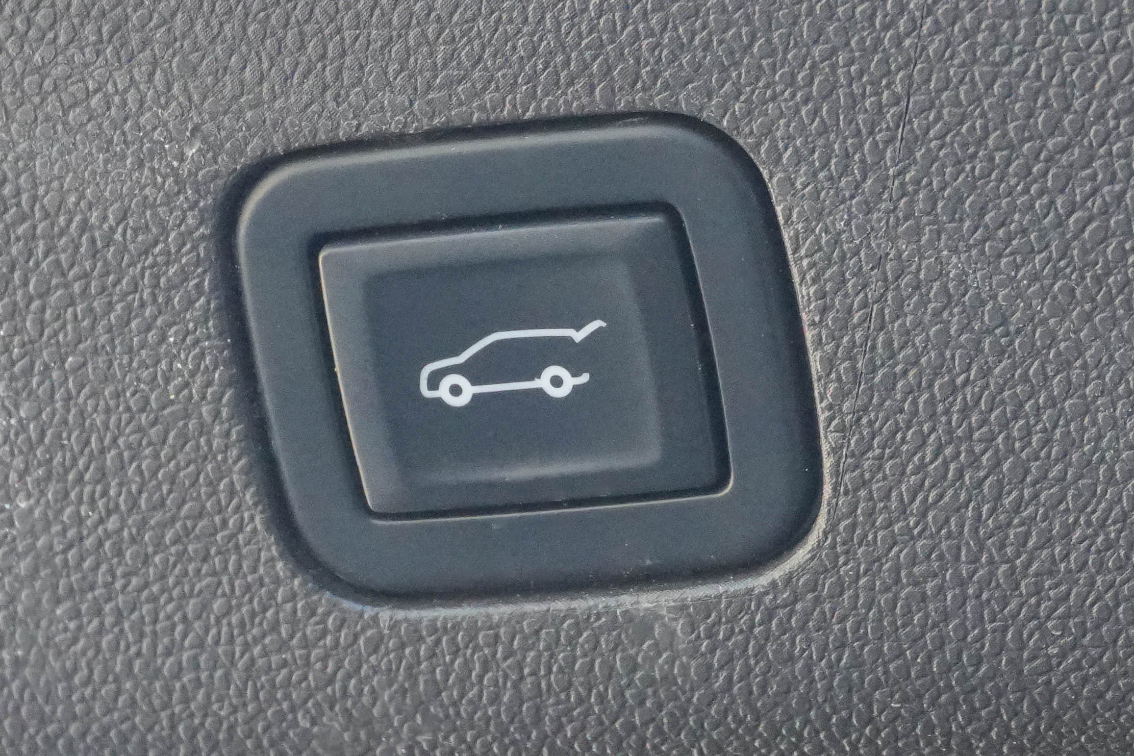 Used 2021 GMC Yukon Denali w/ Denali Premium Package RWD image 36