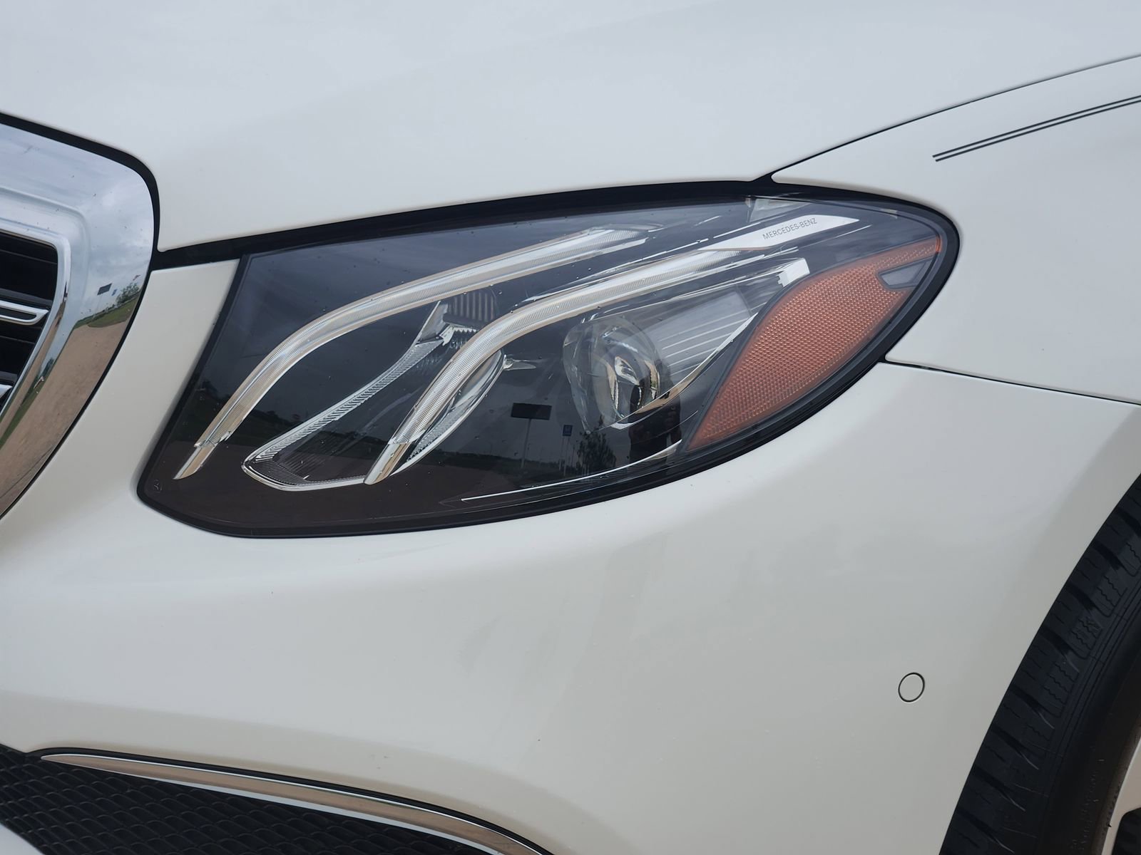 Used 2017 Mercedes-Benz E 300 4MATIC image 9