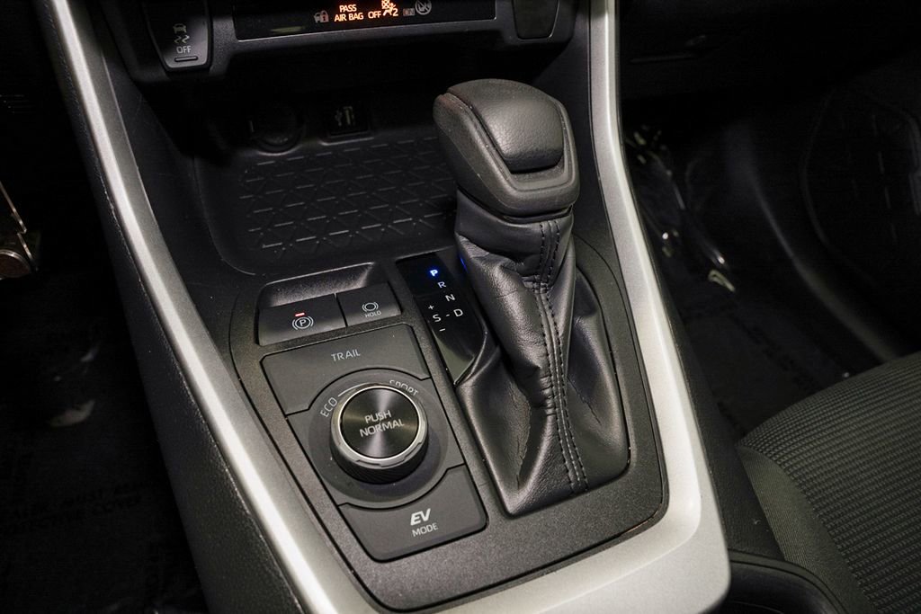 Used 2025 Toyota RAV4 LE image 14