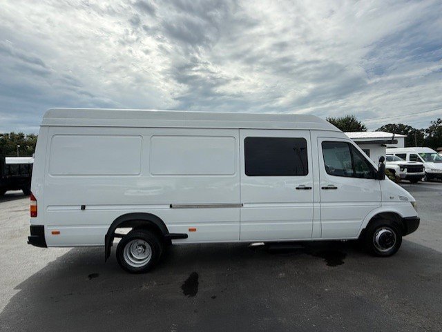 Used 2004 Dodge Sprinter 3500 RWD image 5