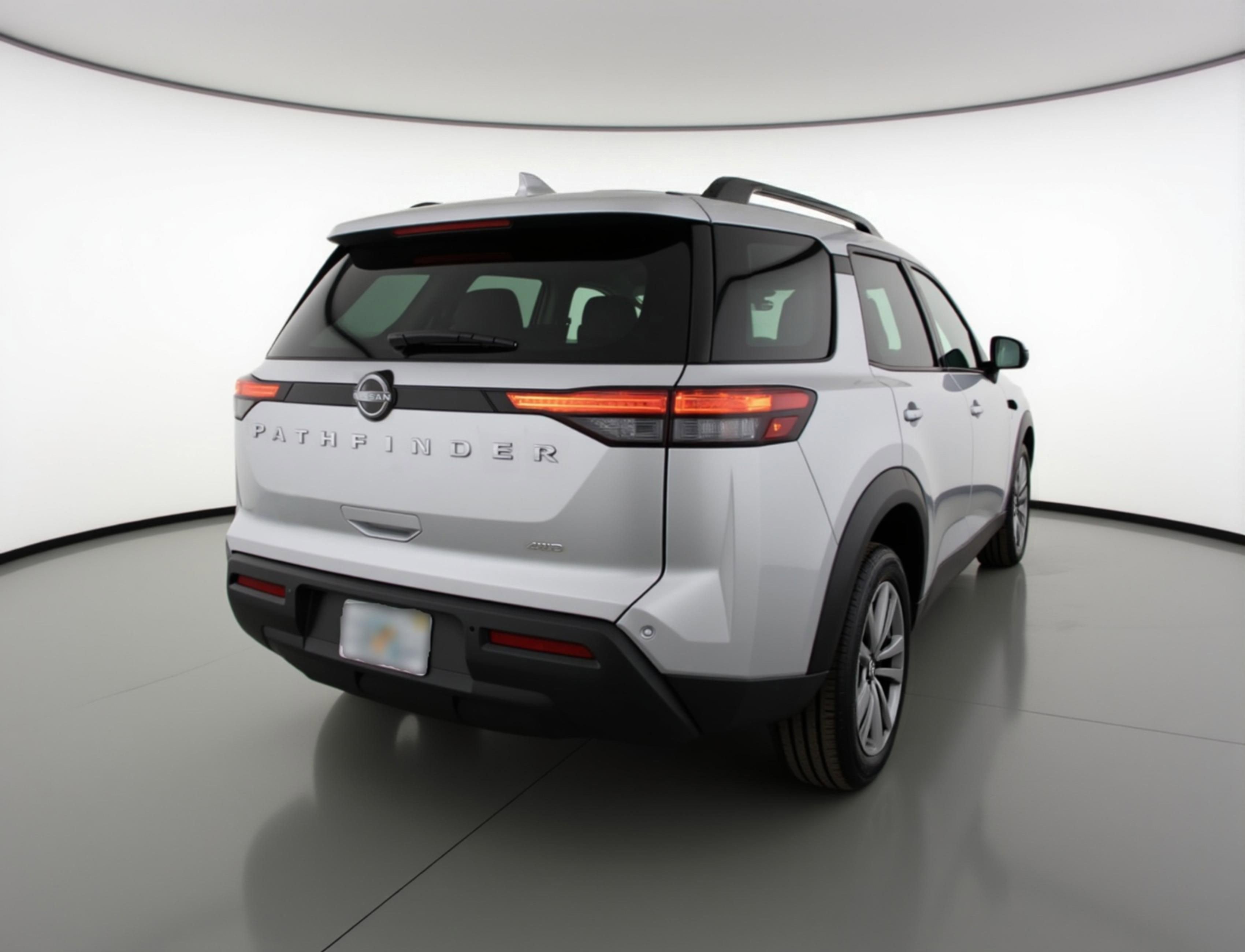 Used 2025 Nissan Pathfinder SV image 9