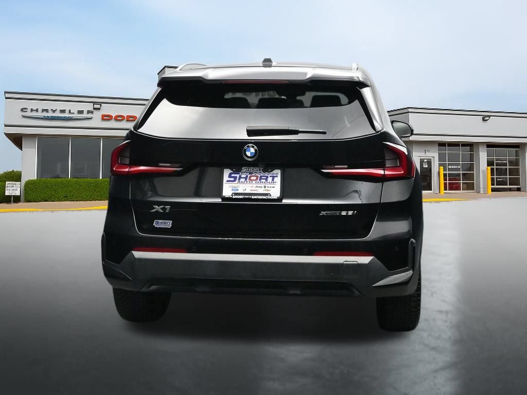 Used 2023 BMW X1 xDrive28i AWD/4WD image 4